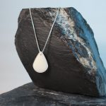 Muttermilchschmuck Kettenanhänger Tropfen aus Muttermilch