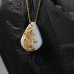 Muttermilchschmuck Kettenanhänger Tropfen aus Muttermilch mit Blattgold