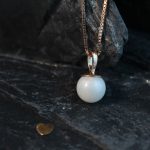Muttermilchschmuck Perle aus Muttermilch mit großer Öse roségold