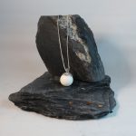 Muttermilchschmuck Perle mit Herzkappe silber