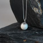 Muttermilchschmuck Perle mit Rankenkappe silber